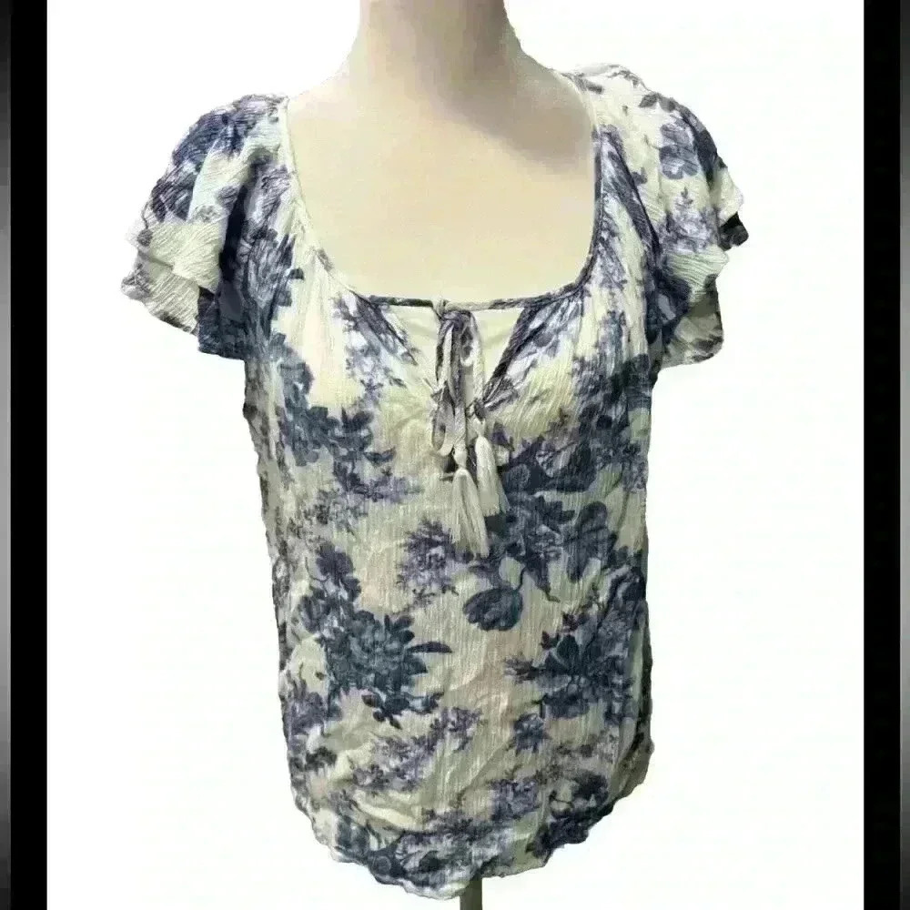 Cupcakes and Cashmere Blue & White Printed Blouse